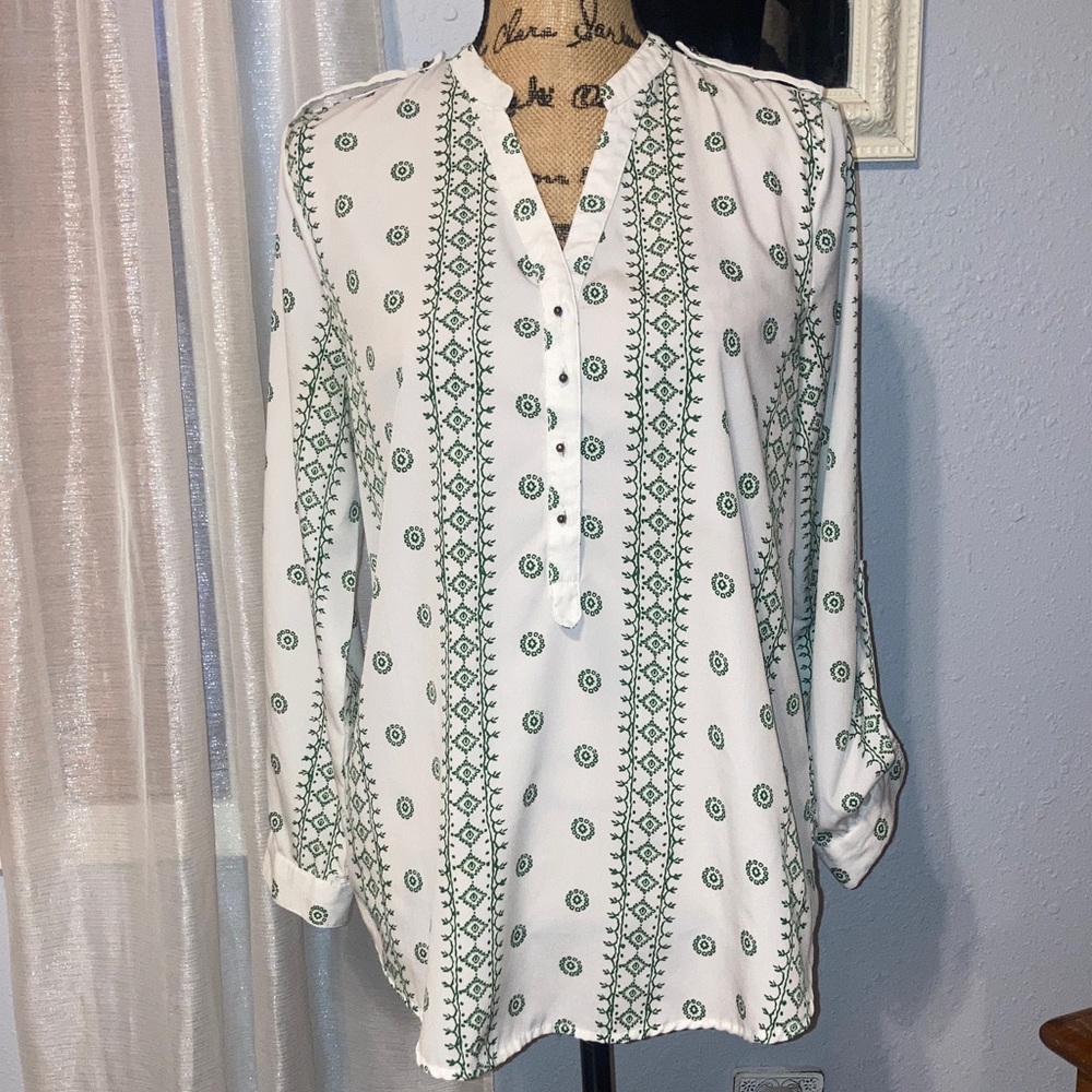 Hannah White and Green Casual Top